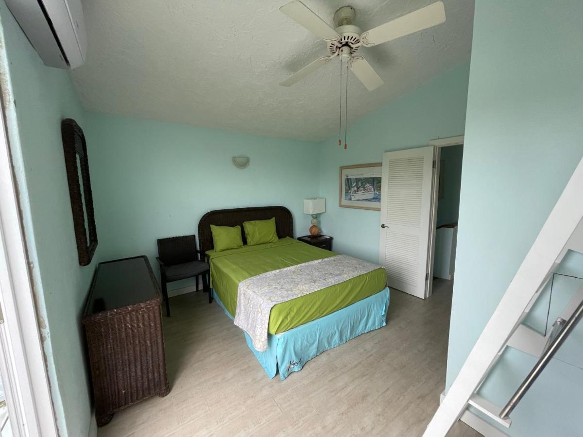 Sunny Villa In The Marina - Excellent Water Views Jolly Harbour 외부 사진